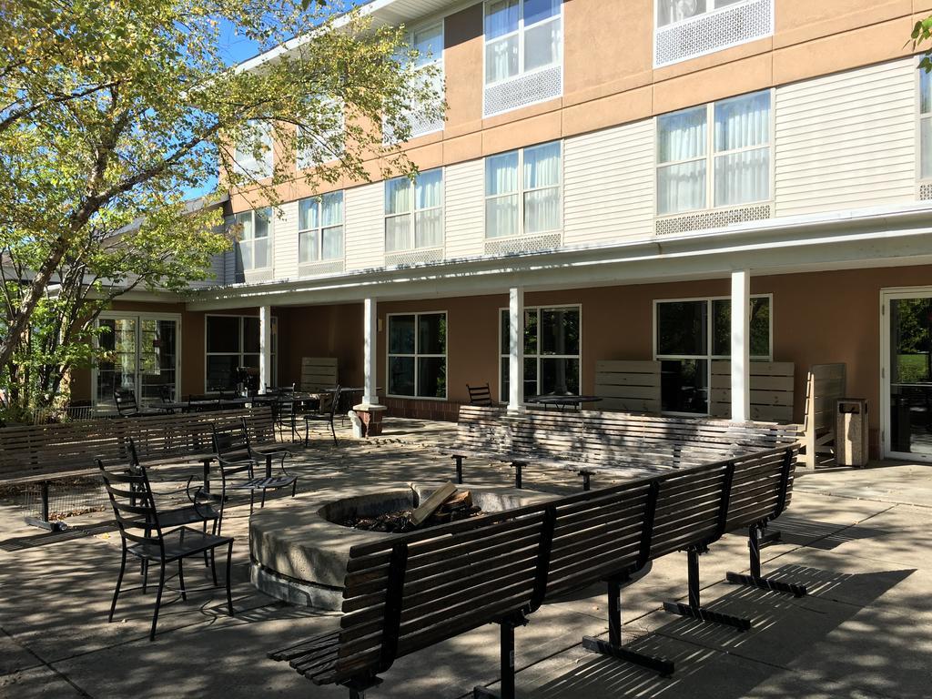 Norwood Inn And Suites Chaska 外观 照片