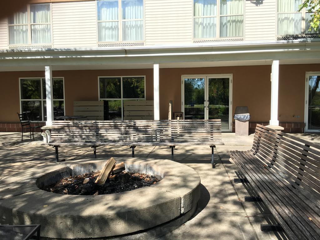 Norwood Inn And Suites Chaska 外观 照片