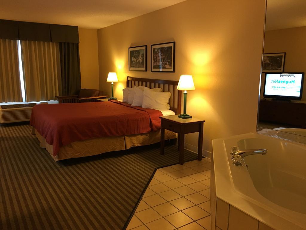 Norwood Inn And Suites Chaska 外观 照片