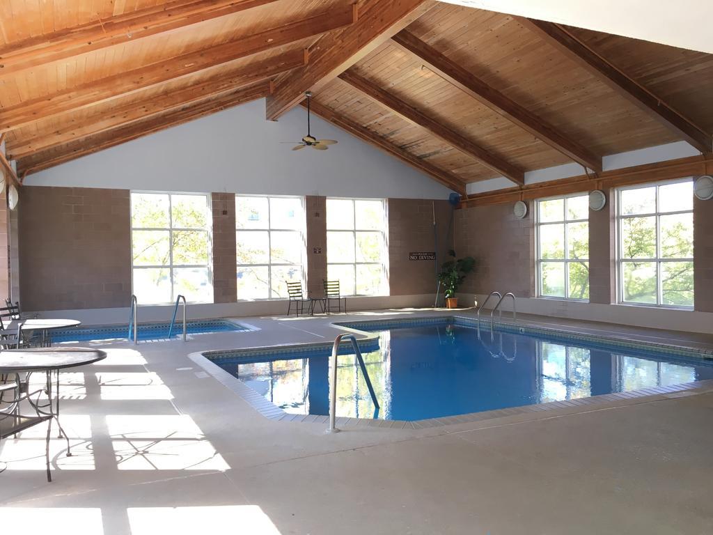 Norwood Inn And Suites Chaska 外观 照片