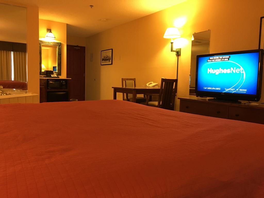 Norwood Inn And Suites Chaska 外观 照片