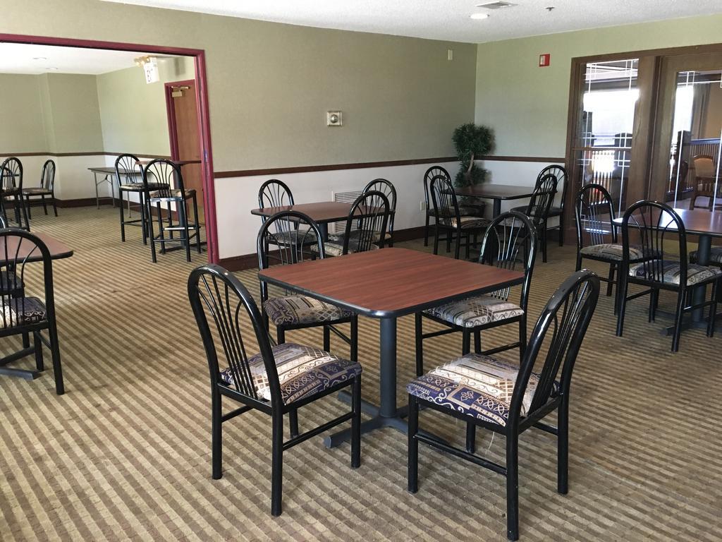 Norwood Inn And Suites Chaska 外观 照片