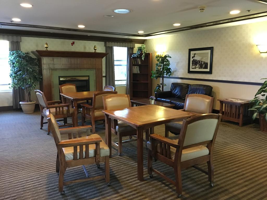 Norwood Inn And Suites Chaska 外观 照片