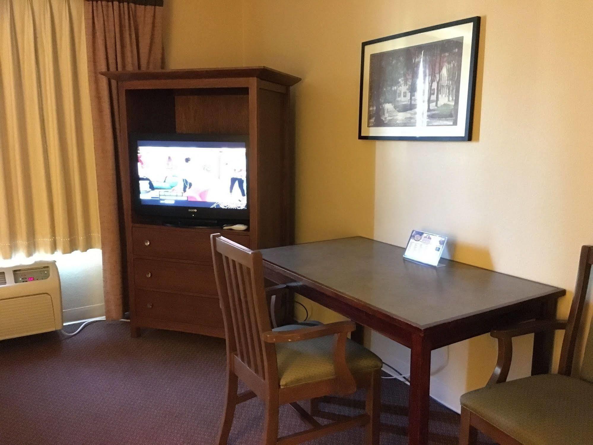 Norwood Inn And Suites Chaska 外观 照片