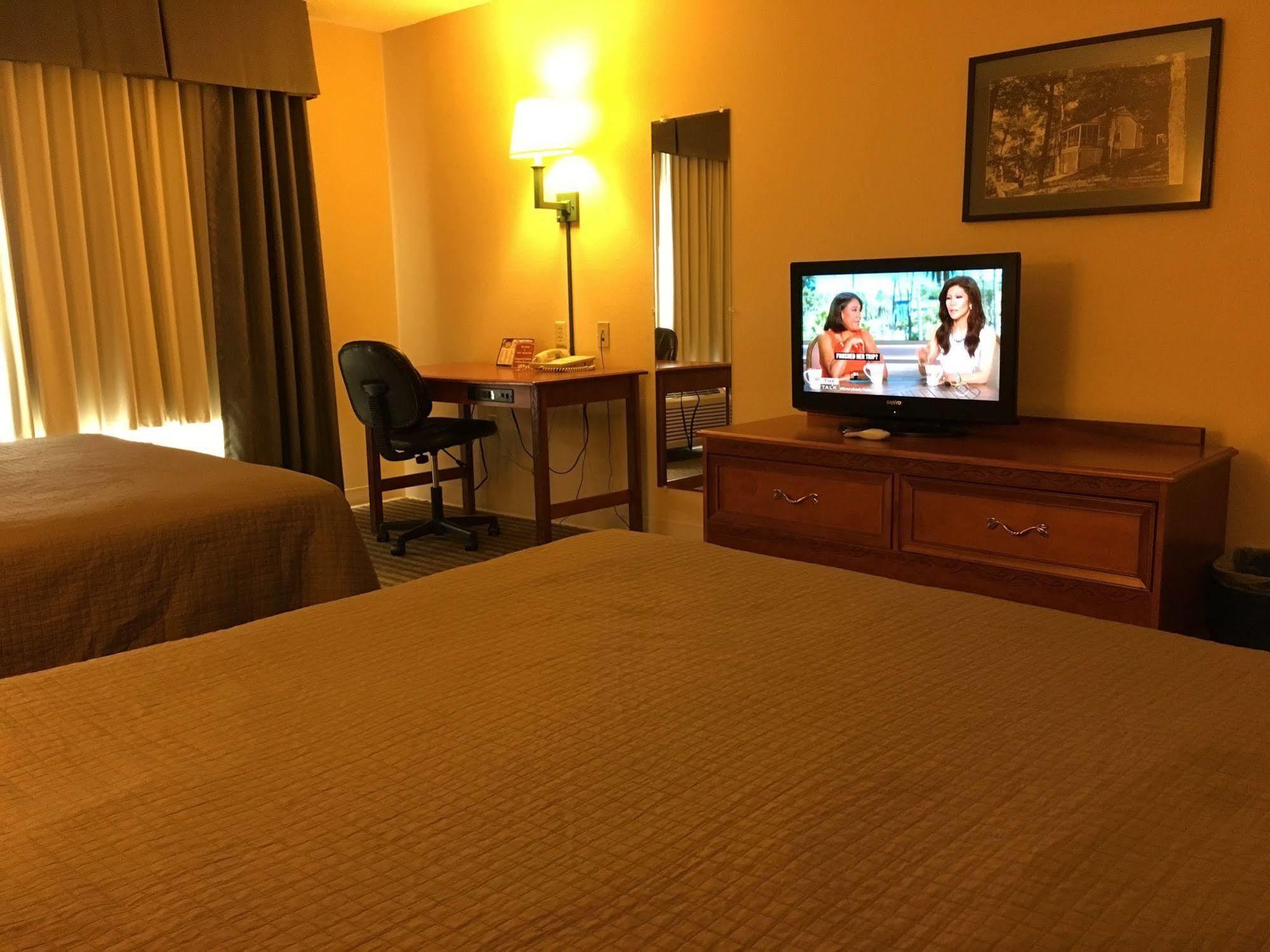 Norwood Inn And Suites Chaska 外观 照片